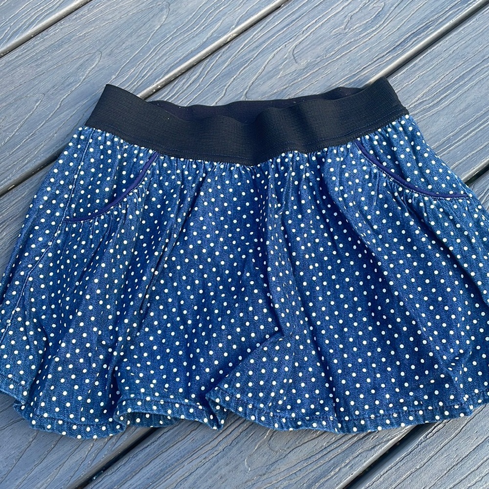 Justice Skirt w pockets and built in shorts.  Size 14.  Great condition